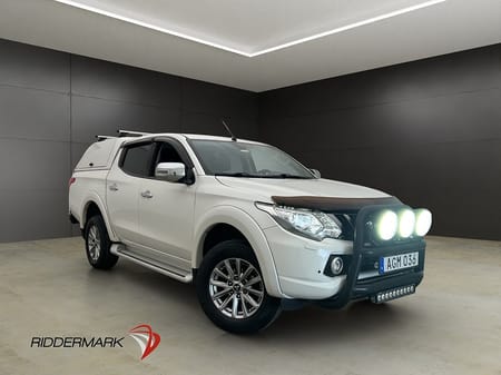Mitsubishi L200 Dubbelhytt 2.4 4WD Värmare Drag Skinn Diff Kamera Kåpa