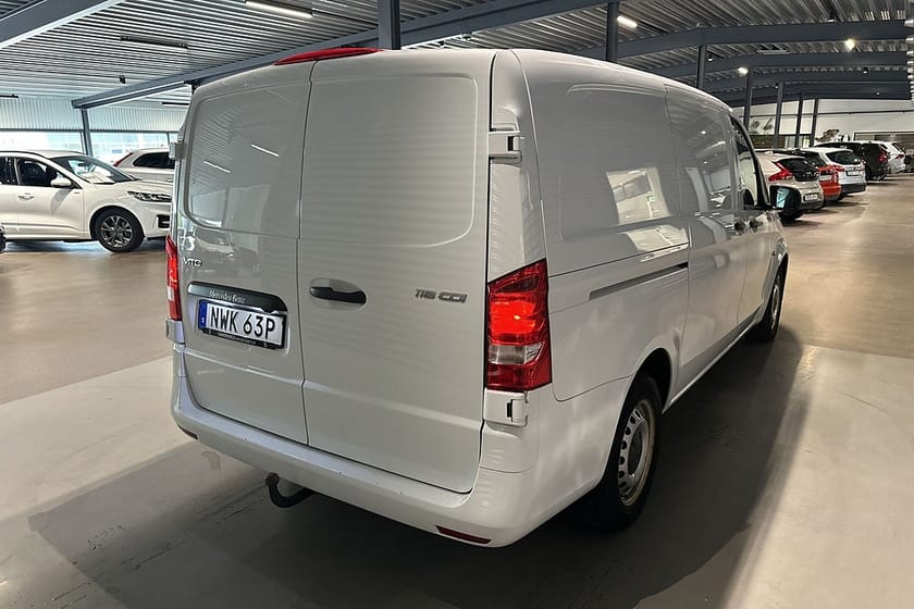Bild 4 av Mercedes-Benz Vito 116 CDI 2.8t 7G Plus Backkamera Värmare Navi Drag Eu6