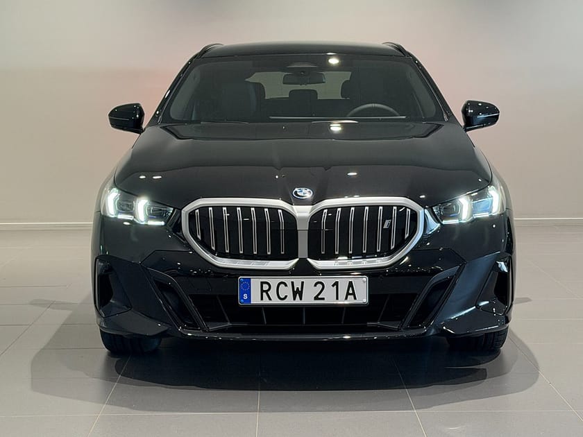 Bild 2 av BMW i5 xDrive40 Touring M Sport Active Ed. Drag Adpt Farth H/K