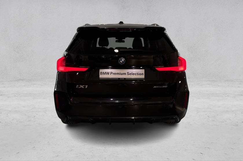 Bilde 4 av BMW iX1 xDrive30 Fully Charged M-SPORT AD.LED AD.CR SKINN PANO