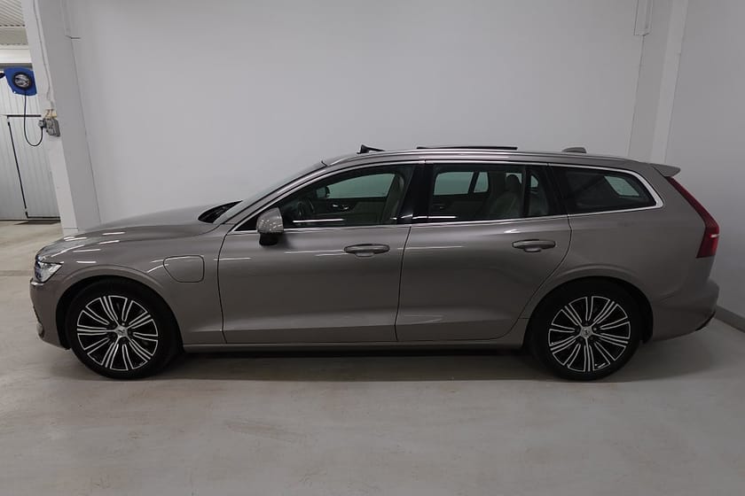 Bild 3 av Volvo V60 Recharge T6 AWD Aut Inscription Pano Läder H/K Drag