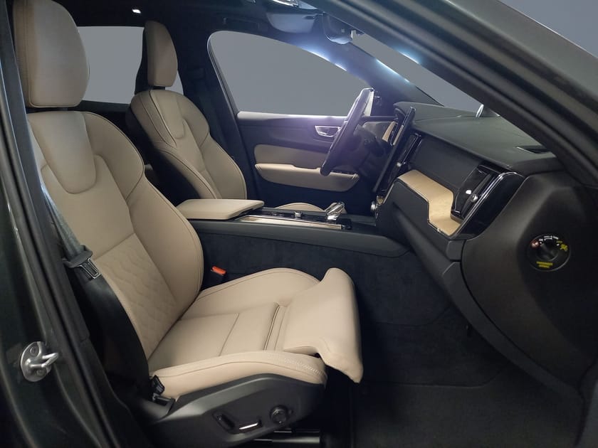 Bild 2 av Volvo XC60 T8 AWD Ultra Dark//Bowers & Wilkins//Drag//
