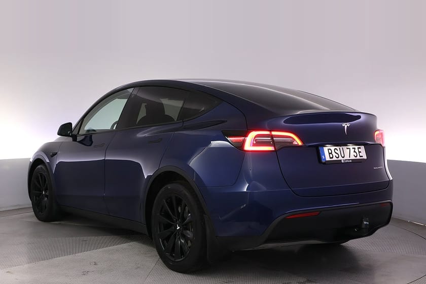 Bild 4 av Tesla Model Y Long Range AWD Uppg. Autopilot Panorama Drag