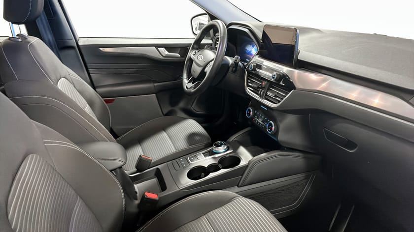 Bild 3 av Ford Kuga Plug-In Hybrid Titanium PHEV 225hk Automat