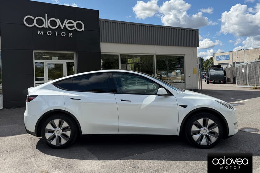 Bild 2 av Tesla Model Y Long Range AWD 514 hk Automat - Dragkrok, Momsbil