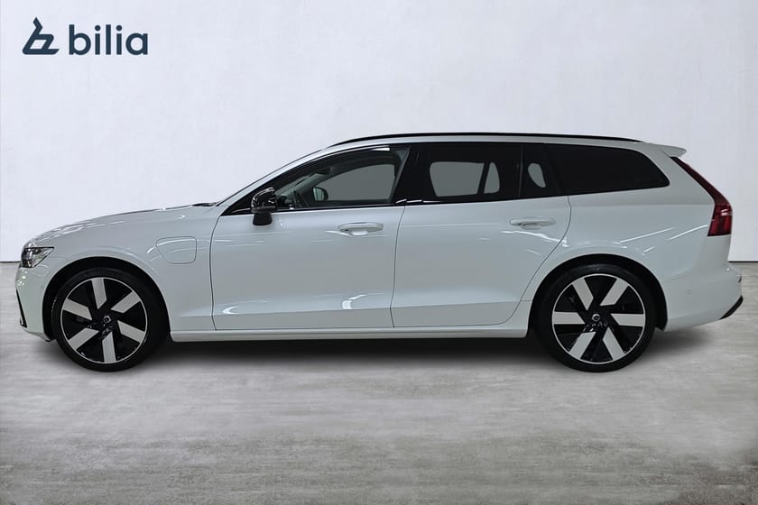 Bild 3 av Volvo V60 Recharge T8 Ultimate Dark/Drag/Panorama/360Kamera/BLIS