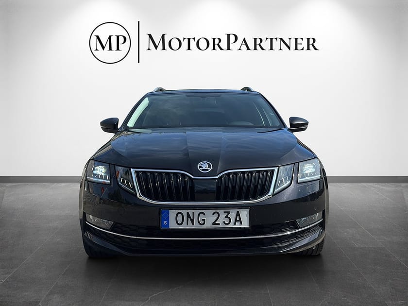 Bild 2 av Škoda Octavia Kombi Skoda 1.5 TSI Style Cockpit Navi CANTON Kamera Drag Värmare