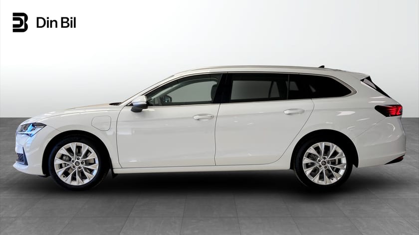 Bild 2 av Škoda Superb iV Kombi Selection 1,5 TSI 204hk | Drag | Tonade rutor