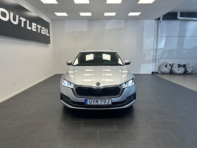 Bild 4 av Škoda Octavia Kombi Skoda  1.5 TSI ACT Style Drag Keyless Nav CarPlay