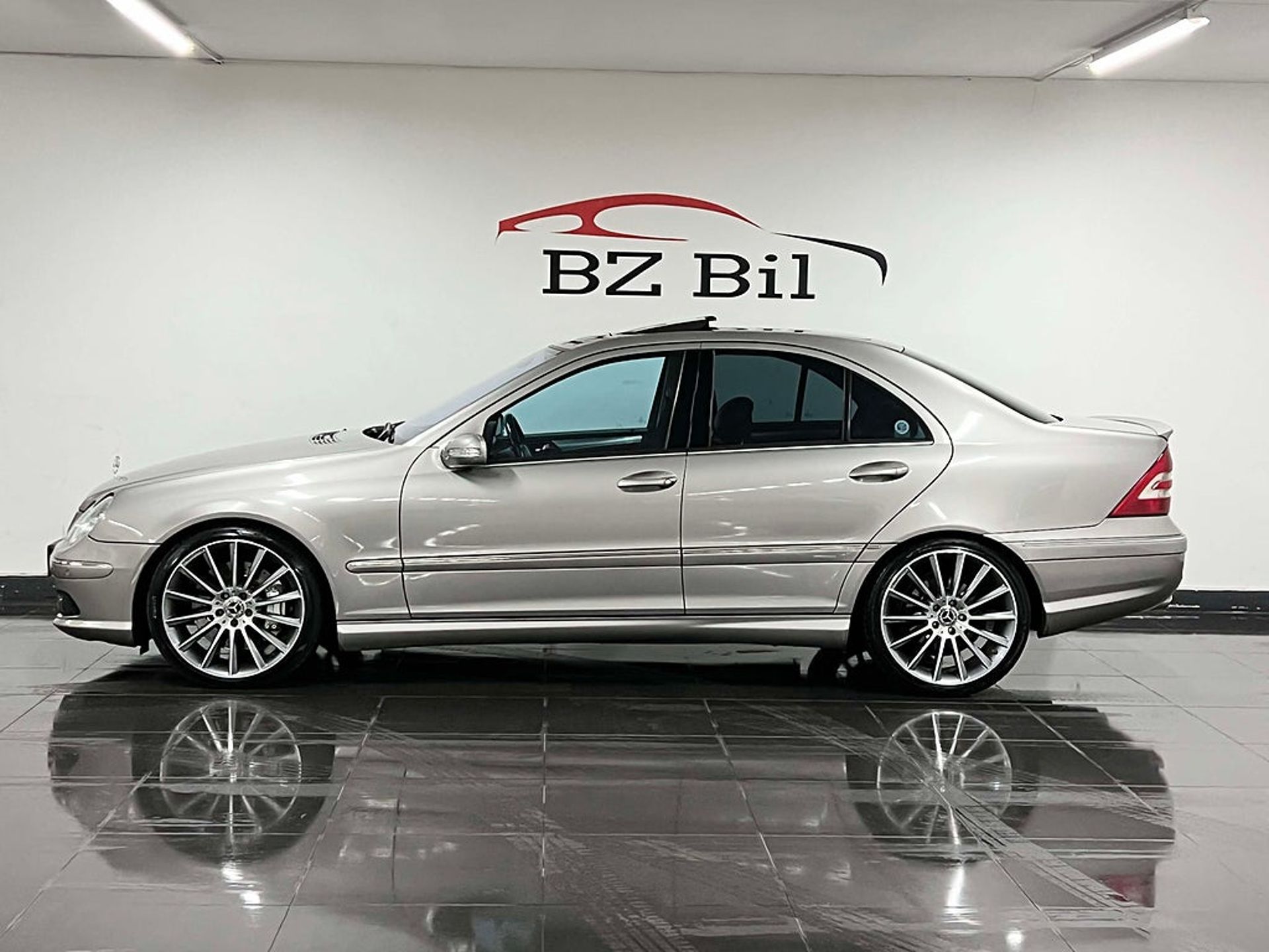 Mercedes-Benz C 2005, kuva 3/10
