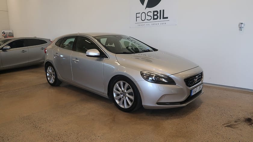 Bild 1 av Volvo V40 *RÄNTEKAMPANJ 3.45% D2 Summum Kamera Nyservad Värmare