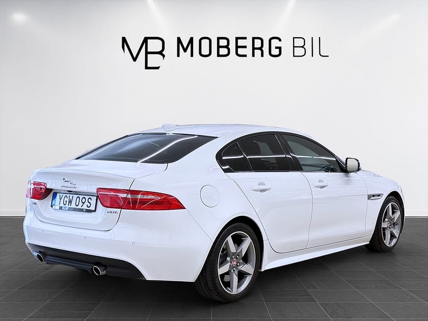 Bild 5 av Jaguar XE 20t 200hk R Sport B-Kamera CarPlay