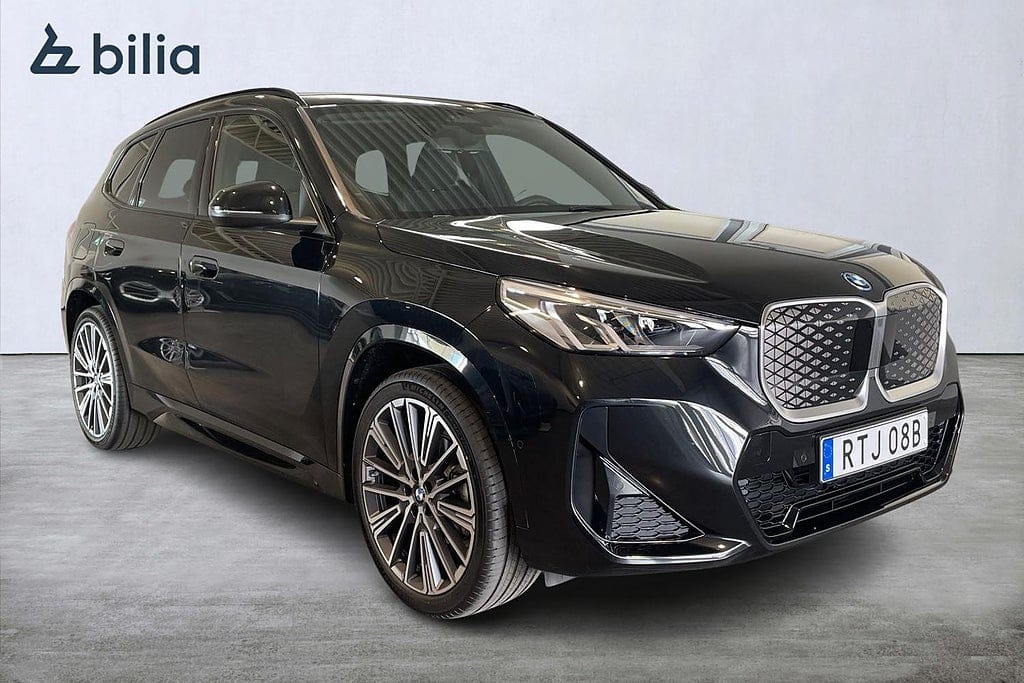 BMW iX1 eDrive20, 204ps, 2026