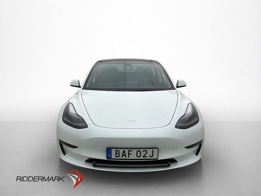 Bild 2 av Tesla Model 3 Long Range AWD Autopilot Panorama Svensksåld