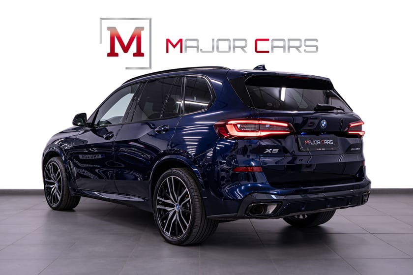 Bild 4 av BMW X5 xDrive45e iPerformance M Sport Ultimate Pano Sky B&W 22" DAP Luft-F