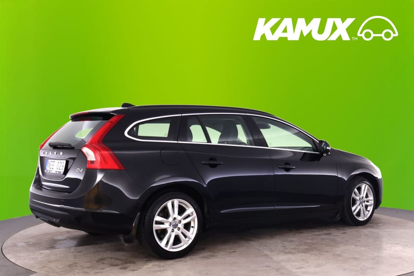 Bild 2 av Volvo V60 D4 Momentum BE PRO  Skinn Drag BLIS Värm Keyless Få ägare!