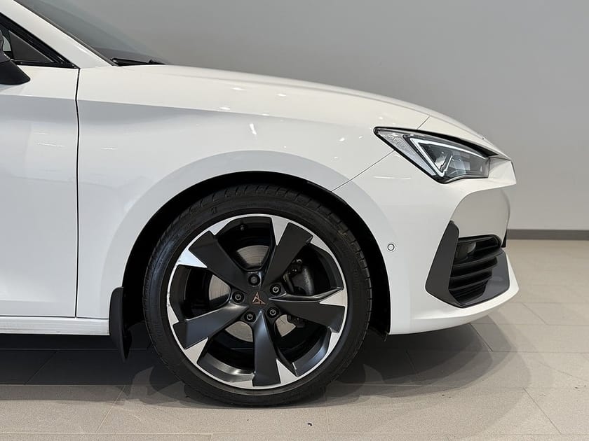 Bild 4 av CUPRA Leon Sportstourer 1.5 eTSI 150HK B-kamera Elstol Keyles
