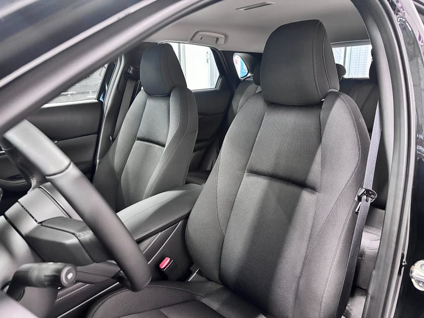 Bild 5 av Mazda CX-30 2.5 e-SKYACTIV-G M Hybrid Centre Line, Rattvärme, Nav