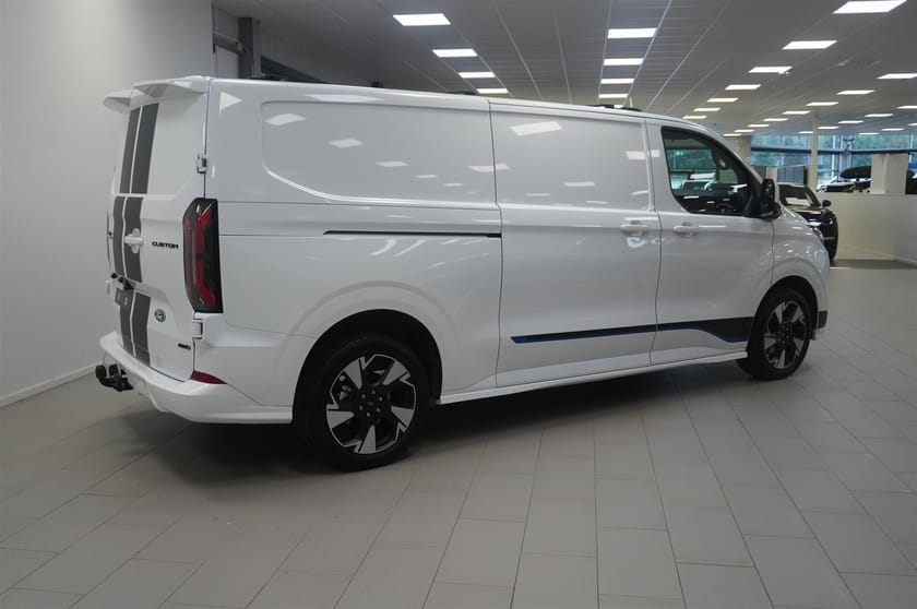 Bild 3 av Ford E-Transit Custom 340 AWD E-Custom Skåp Sport 340l Elmotor 160kw 218hk 1-Växlad El