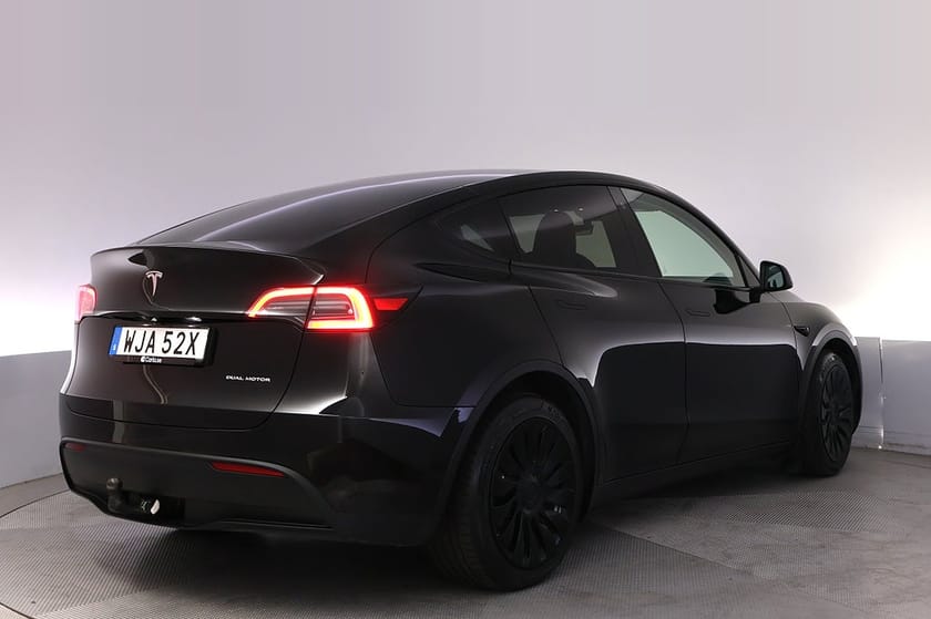Bild 5 av Tesla Model Y Long Range AWD Autopilot Acc.Boost Pano Drag