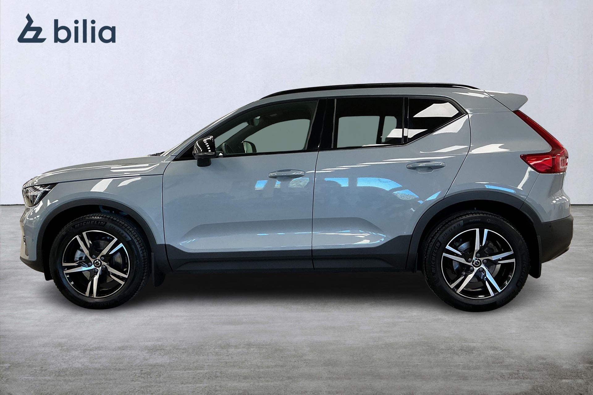 Volvo XC40 B3 FWD Bensin Plus Dark 2025, bild 3/10