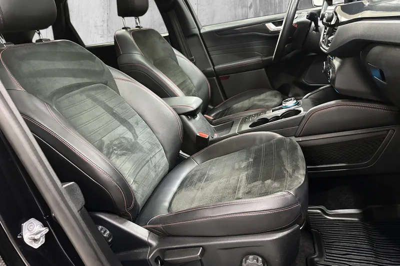 Ford Kuga Hybrid AWD bilde 16