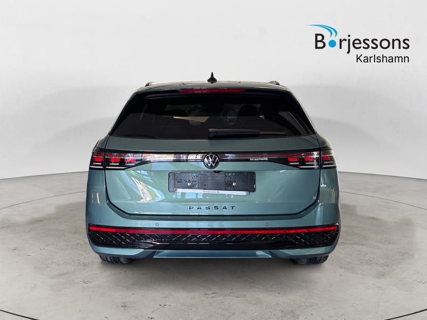 Bild 4 av Volkswagen Passat Variant eHybrid Laddhybrid 272Hk SWE Edt R-Line
