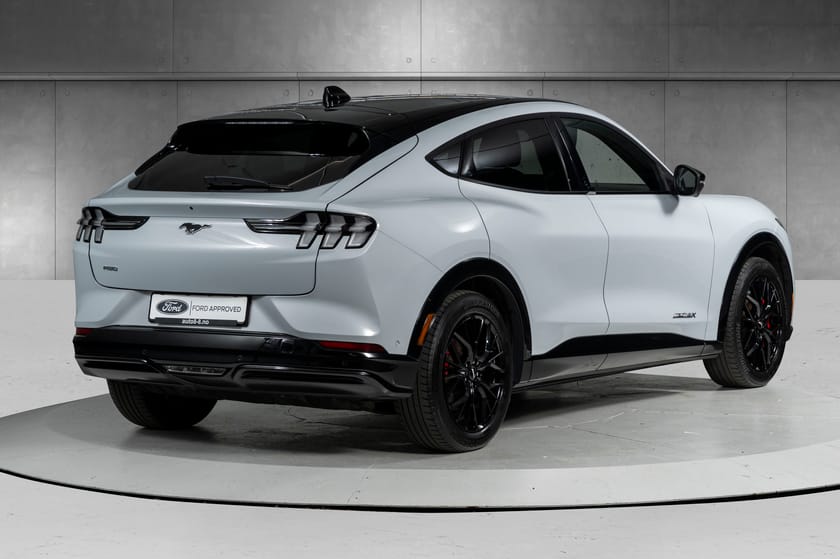 Bilde 4 av Ford Mustang Mach-E Long Range AWD 371hk SUV LR | B&O | Panorama | Matrix ++