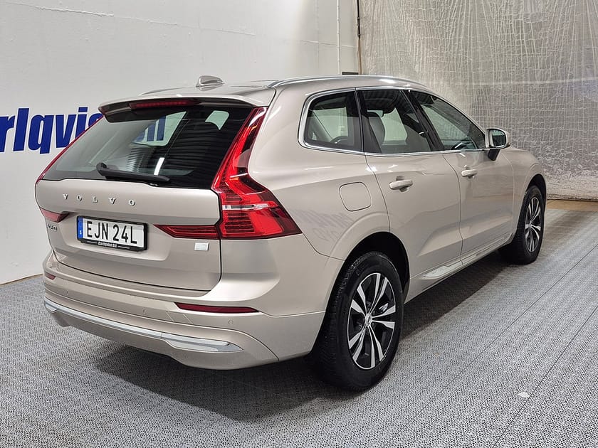 Bild 4 av Volvo XC60 T6 Recharge Core Bright plug in AWD 350HK 4x4 Panorama