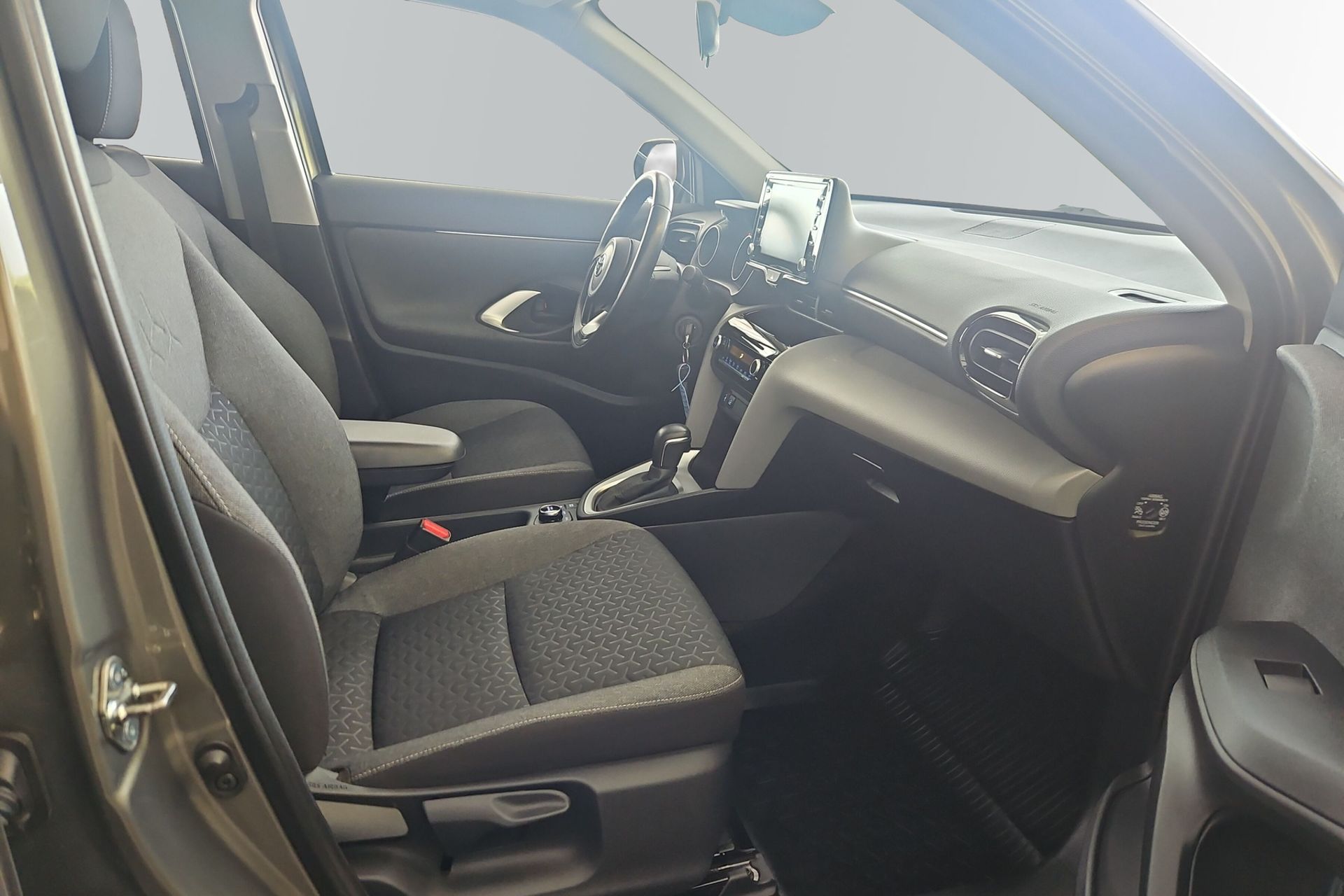 Toyota Yaris Cross 2022, photo 6/10