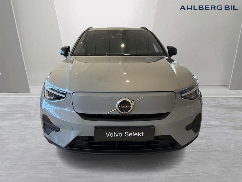 Bild 4 av Volvo EX40 Single Motor Extended Range 🟣 R Core SE, Dragkrok Halvautomatisk, Parkeringskamera 360, Baklucka Elmanövrerad, Google Maps