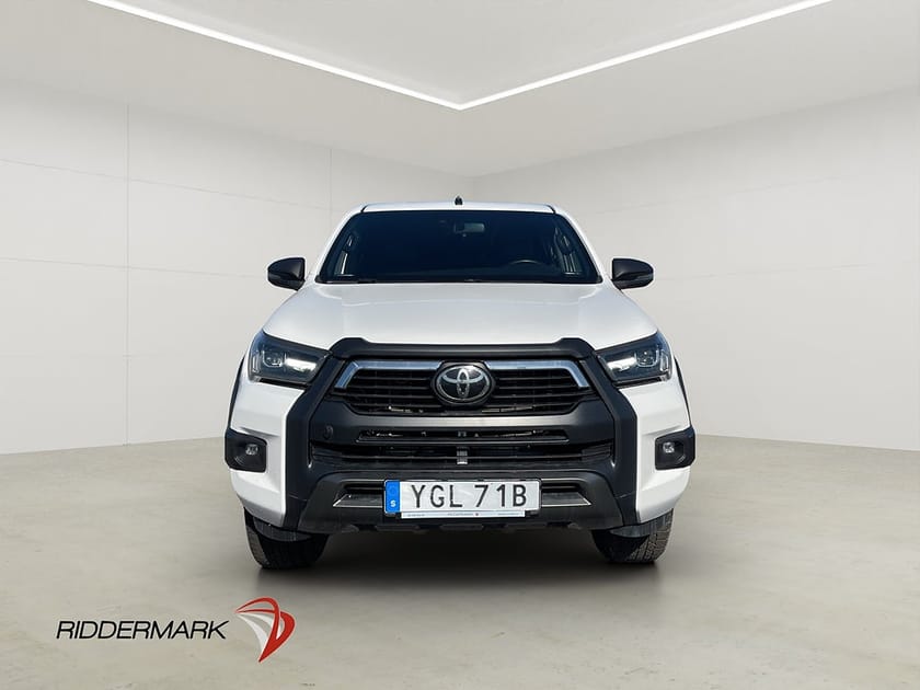 Bild 5 av Toyota Hilux Dubbelhytt Invincible 2.8 4WD M/K-Värm Drag JBL Kåpa Moms