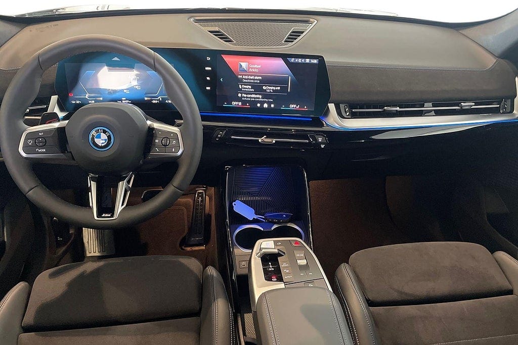 BMW iX1 eDrive20, 204ps, 2026