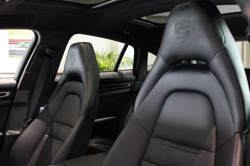 Bild 4 av Porsche Panamera 4 E-Hybrid PLATINUM EDIT