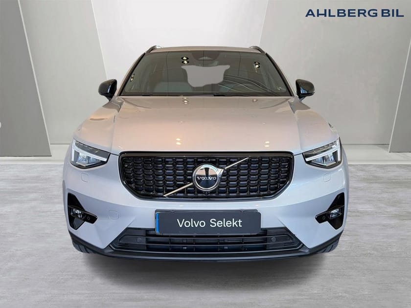 Bild 5 av Volvo XC40 B3 FWD Bensin Plus Dark. Backkamera, Navi, Adaptiv farthållare,  Programmerbar bränslevärmare,  Rattvärme