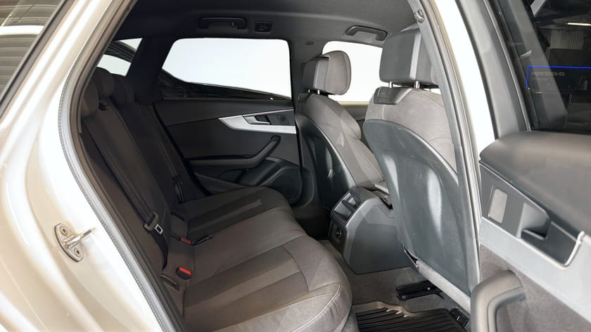 Bild 4 av Audi A4 Avant 40 TDI quattro 40TDI 204HK S Tronic Proline Advanced Drag Värmare Adaptiv