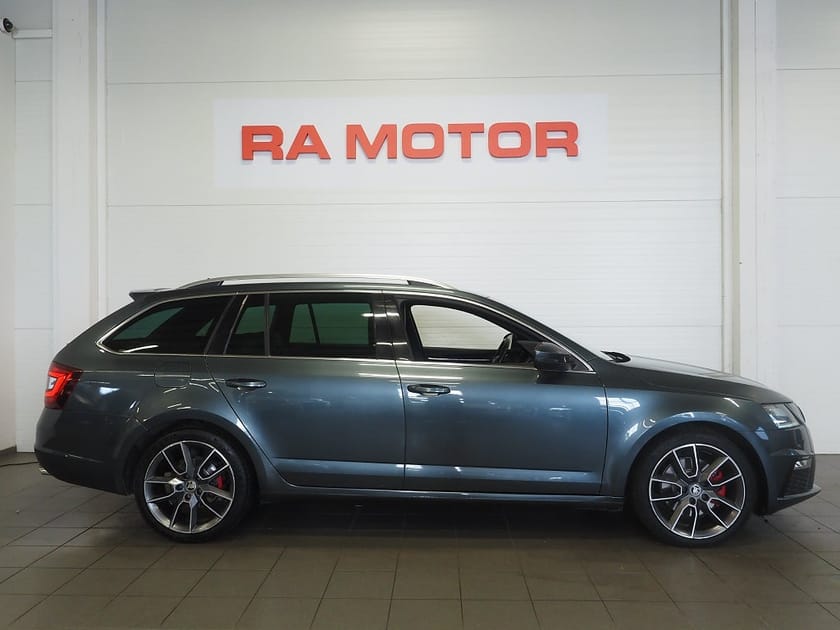 Bild 4 av Škoda Octavia Kombi Skoda 2.0 TDI 4x4 RS Premium Dragpkt D-Värm