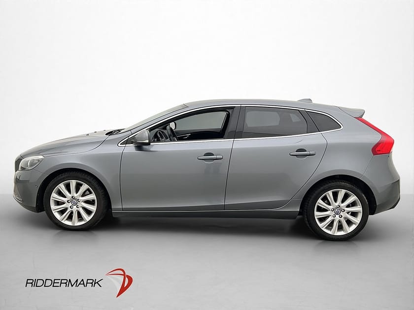 Bild 4 av Volvo V40 D4 190hk Summum VOC Dragkrok Elstol Läder Navi