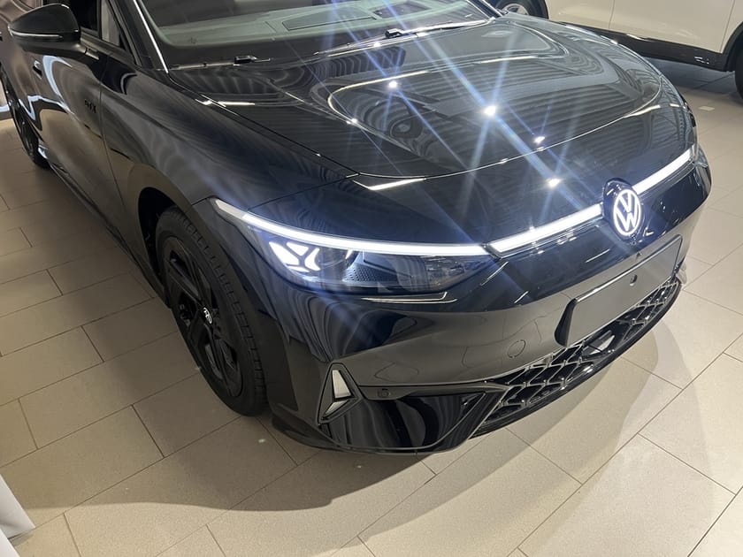 Bild 3 av Volkswagen ID.7 GTX Tourer 86 KWH 340 HK Black Edition 2027
