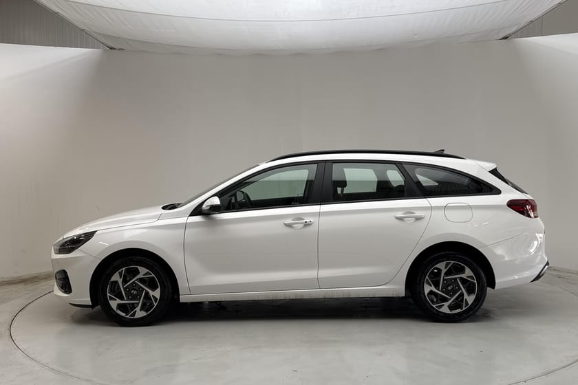 Bild 2 av Hyundai i30 Kombi 1.0 T-GDi MHEV (100hk) Navi Backkamera