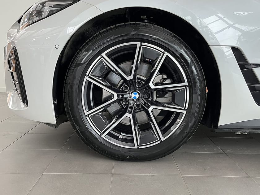 Bild 4 av BMW i4 eDrive40 Gran Coupé 4,95 ränta M Sport Drag Drive Assist