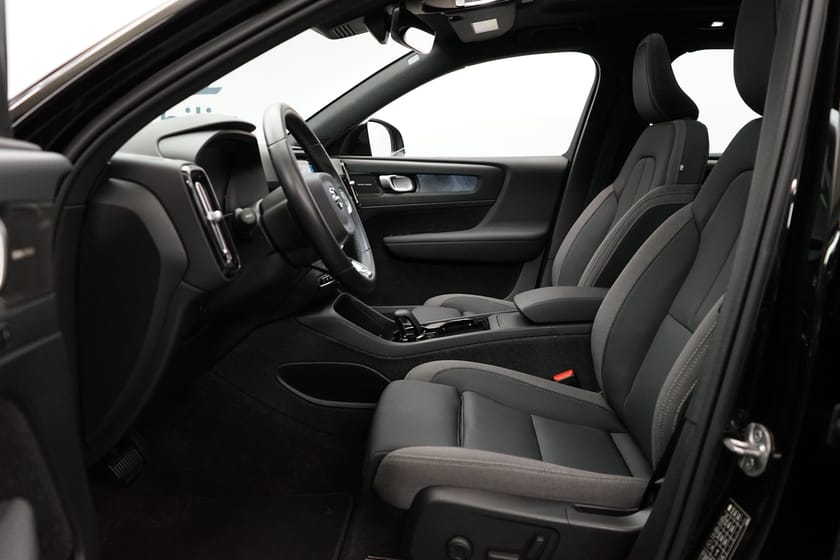 Bild 5 av Volvo XC40 Recharge Twin motor Ultimate, HarmanKardon PremiumSound, Dragkrok, Navigation