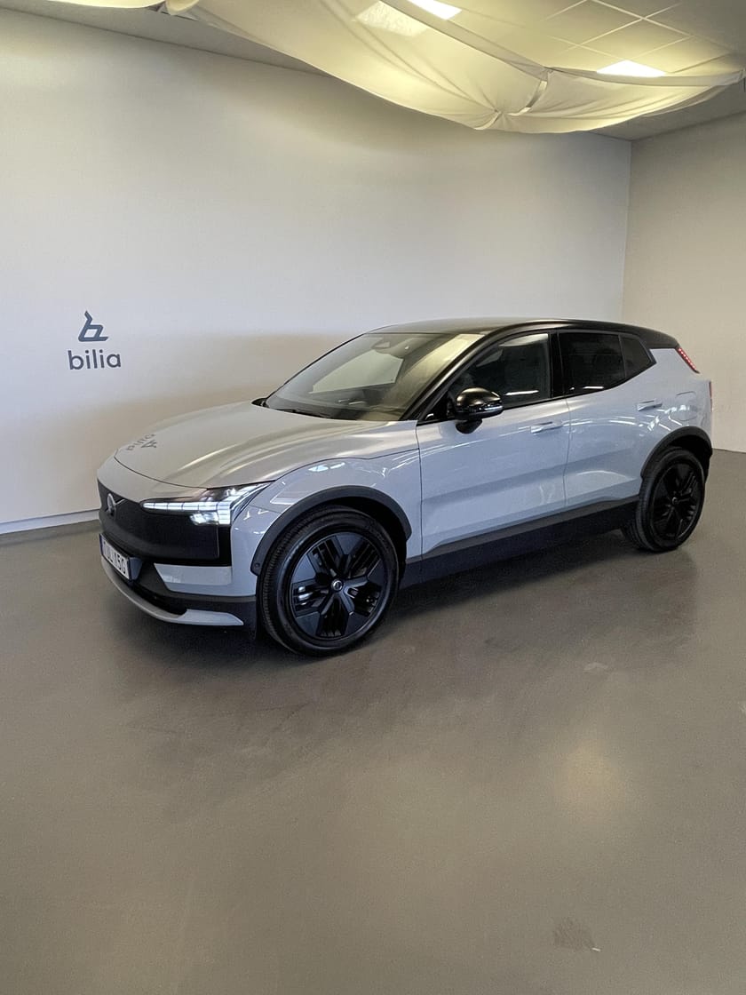 Bild 1 av Volvo EX30 Cross Country Twin Motor Performance M Perform Ultra/ Panoramatak/ 360 kamera/ BLIS/