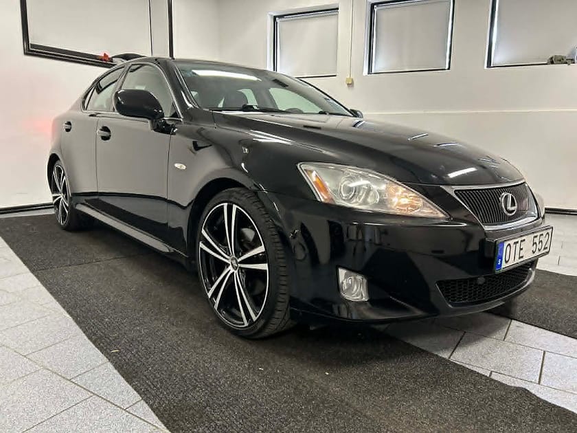 Bild 3 av Lexus IS 250 2.5 V6 208 hk Drag Nyservad