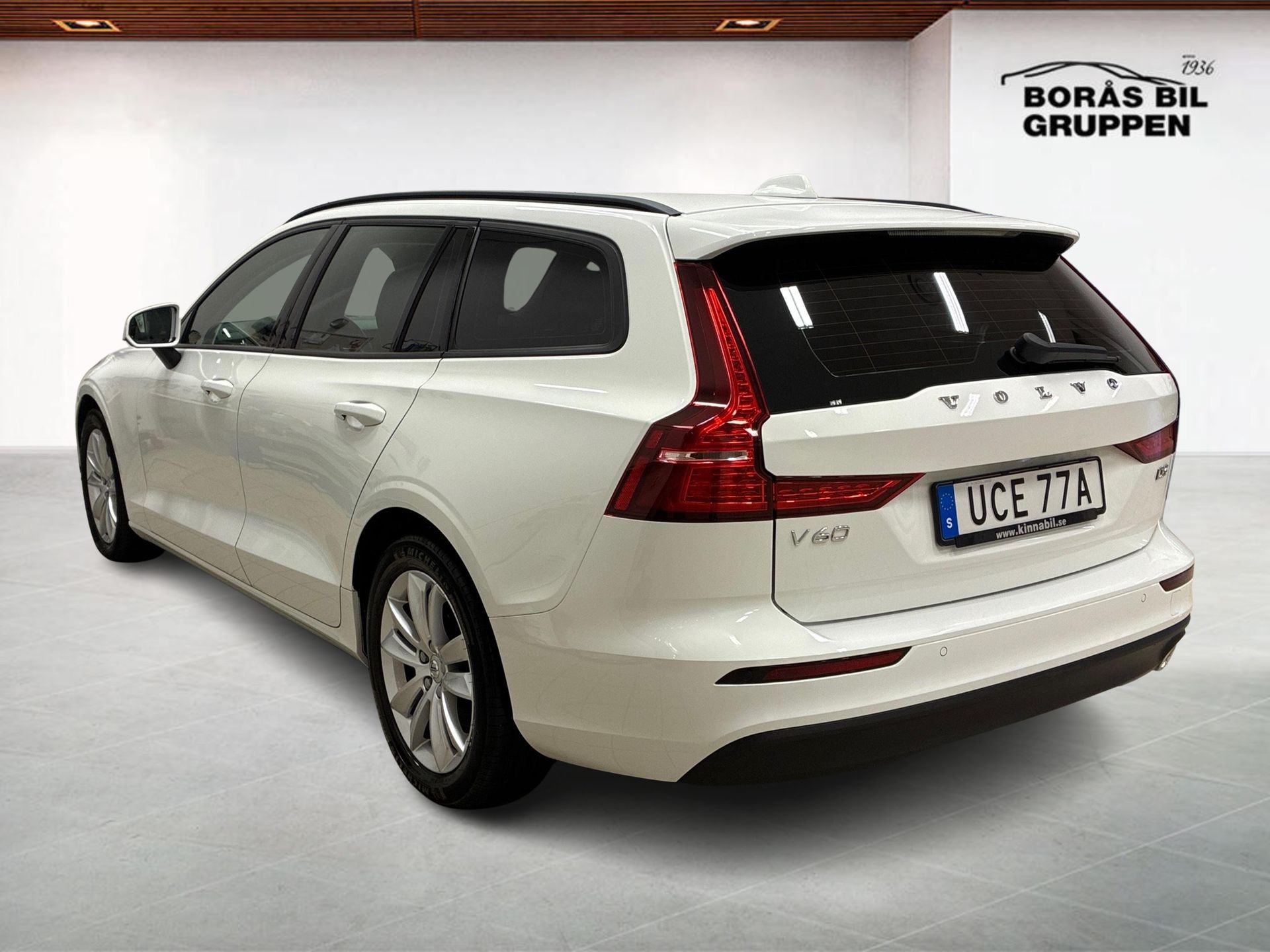Volvo V60 D3 Momentum Edition 2020, photo 2/10