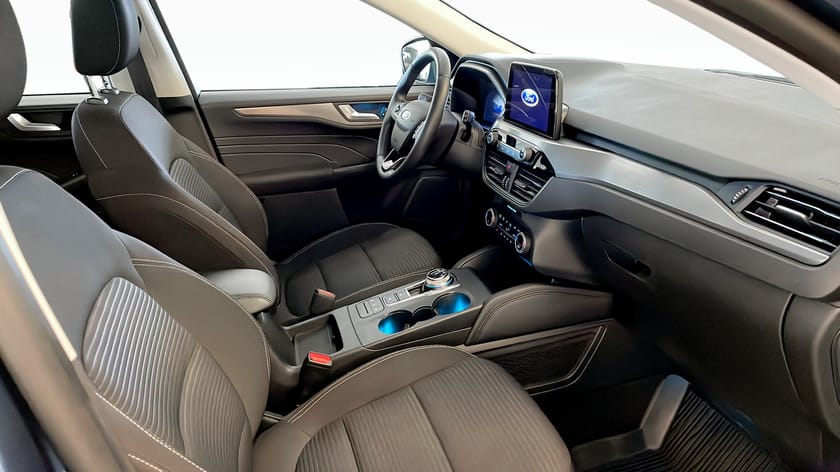 Bild 3 av Ford Kuga Plug-In Hybrid E-CVT, 225hk Titanium 225h