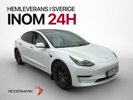 Tesla Model 3 Performance Svensksåld Ljus Interiör