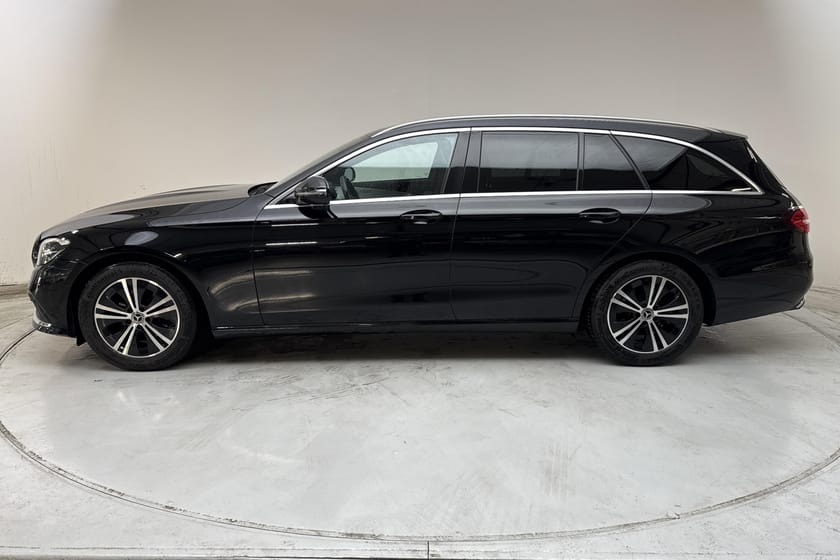 Bild 2 av Mercedes-Benz E 220 T d Kombi S213 (200hk) Avantgarde Burmester