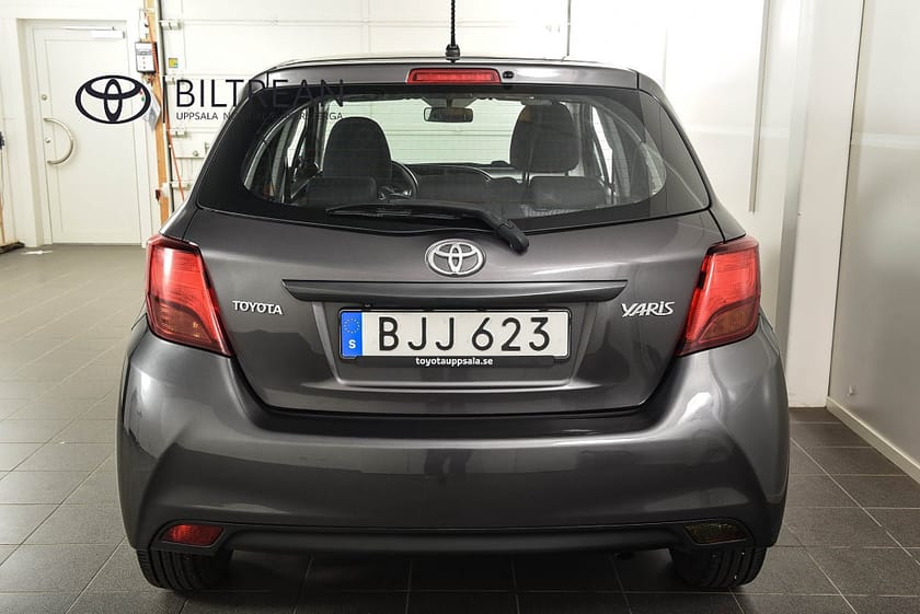 Bild 4 av Toyota Yaris 5-dörrar 1.33 Dual Active M&K-Värm Backkamera