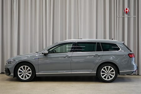 Volkswagen Passat Sportscombi GTE 1.4 TSI Executive Pano Cockpit Pvärme Drag Massage